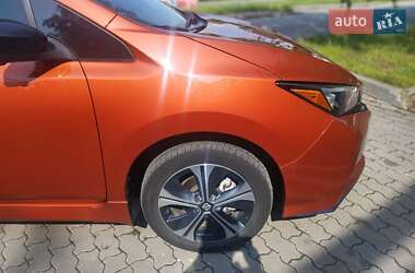 Хэтчбек Nissan Leaf 2022 в 
