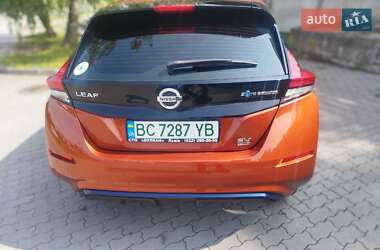 Хэтчбек Nissan Leaf 2022 в 