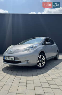 Хэтчбек Nissan Leaf 2011 в 