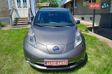 Хетчбек Nissan Leaf 2014 в 