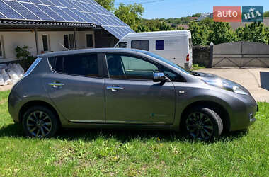Хетчбек Nissan Leaf 2014 в 