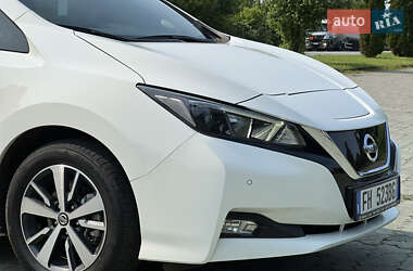 Хэтчбек Nissan Leaf 2018 в 