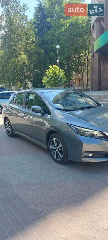 Хетчбек Nissan Leaf 2020 в Дніпрі