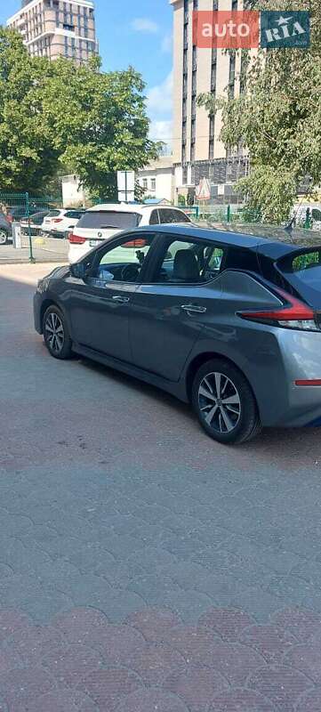 Хетчбек Nissan Leaf 2020 в Дніпрі