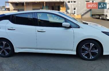 Хетчбек Nissan Leaf 2018 в 