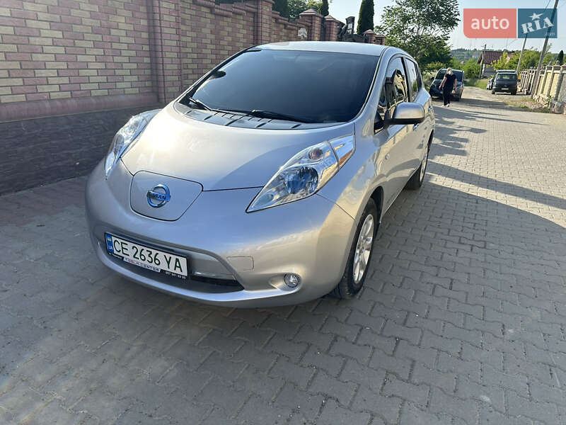 Хэтчбек Nissan Leaf 2013 в Черновцах