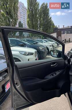 Хэтчбек Nissan Leaf 2022 в Киеве
