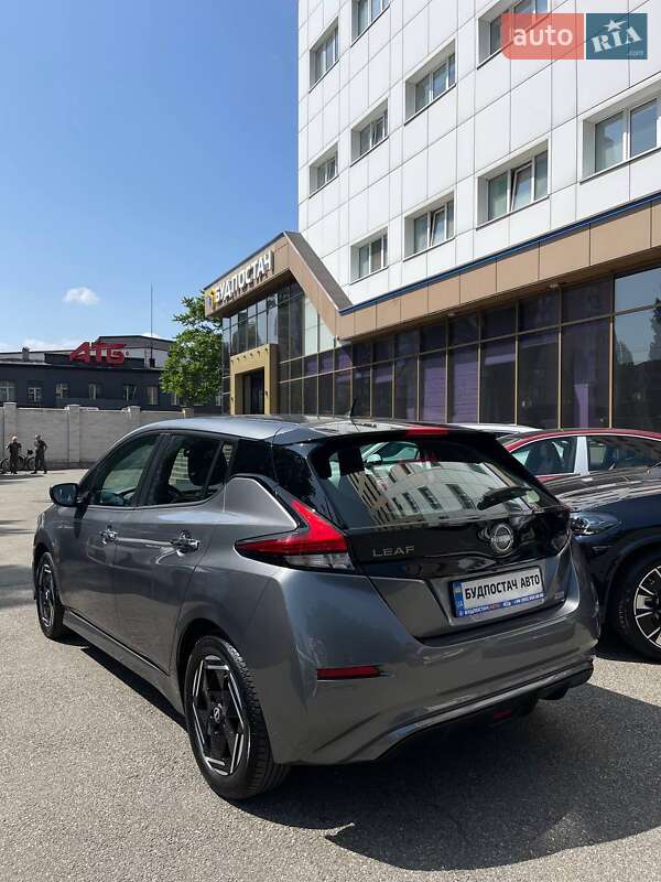 Хэтчбек Nissan Leaf 2022 в Киеве