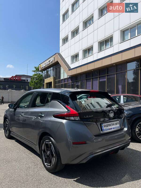 Хэтчбек Nissan Leaf 2022 в Киеве