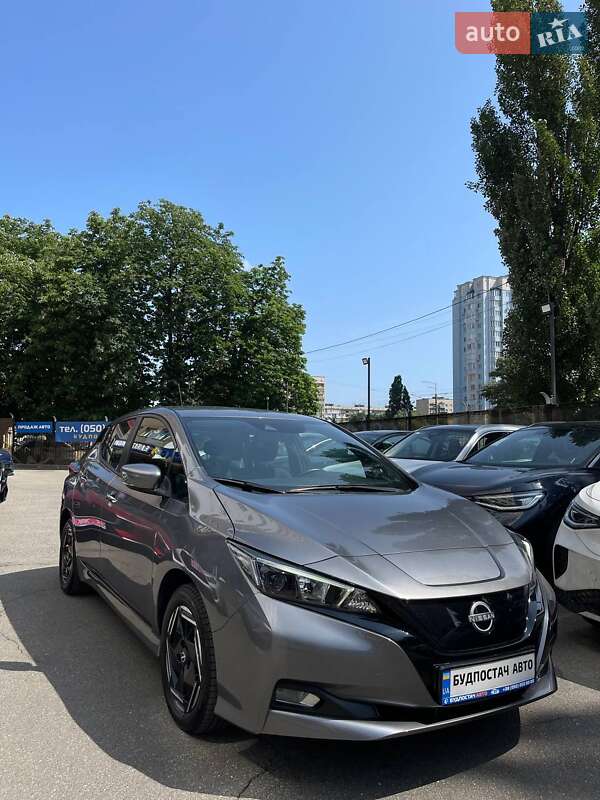 Хэтчбек Nissan Leaf 2022 в Киеве