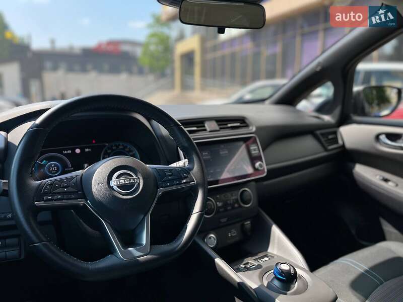 Хэтчбек Nissan Leaf 2022 в Киеве