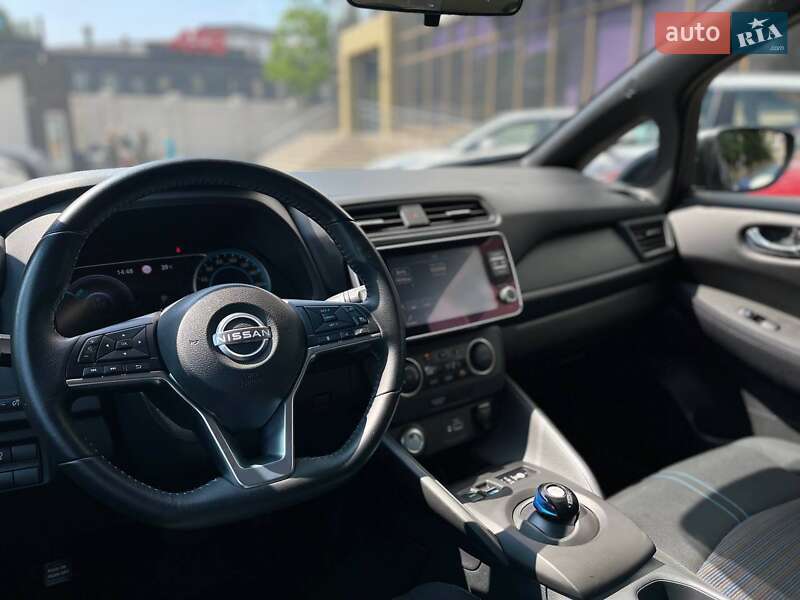 Хэтчбек Nissan Leaf 2022 в Киеве