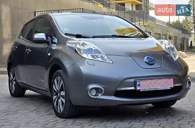 Хетчбек Nissan Leaf 2013 в 