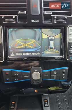 Хетчбек Nissan Leaf 2013 в 