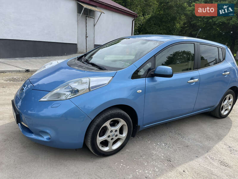 Хэтчбек Nissan Leaf 2012 в Красилове