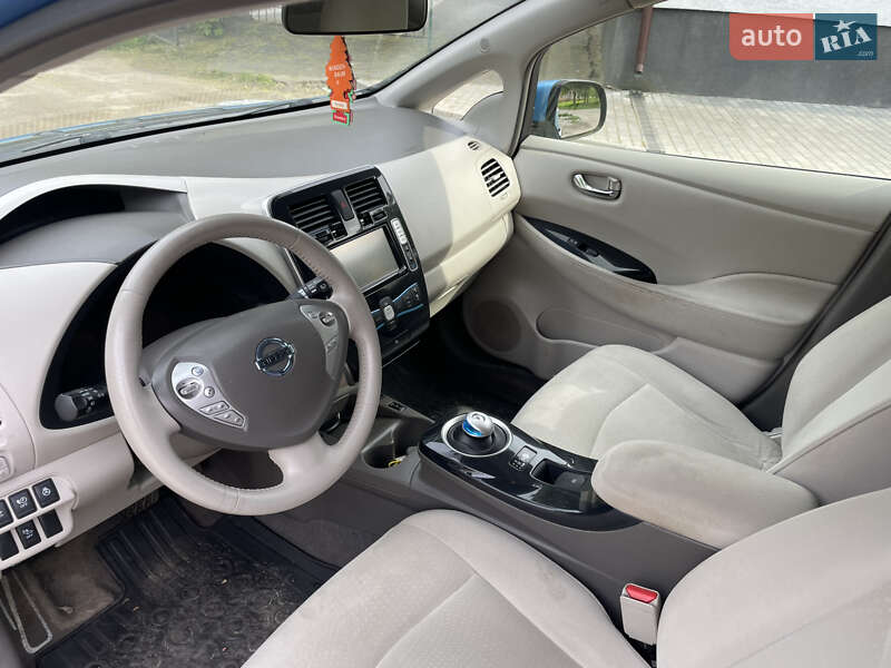 Хэтчбек Nissan Leaf 2012 в Красилове