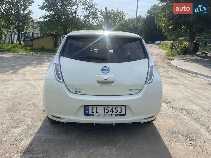 Хэтчбек Nissan Leaf 2012 в Красилове