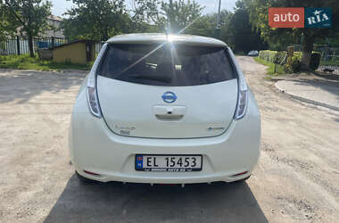 Хэтчбек Nissan Leaf 2012 в 