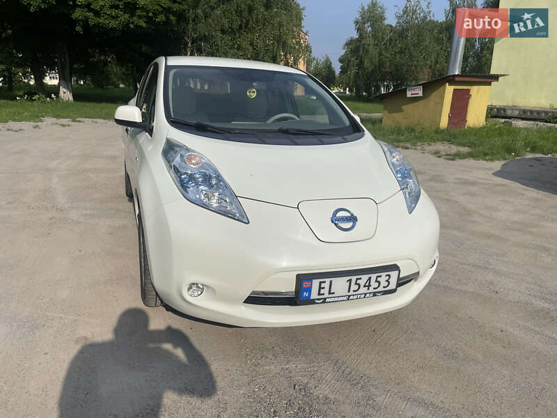 Хэтчбек Nissan Leaf 2012 в Красилове