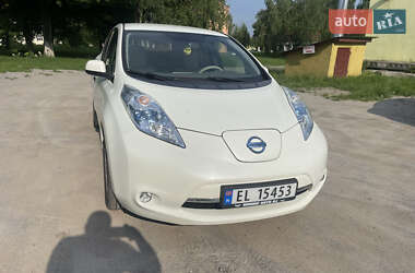 Хэтчбек Nissan Leaf 2012 в 