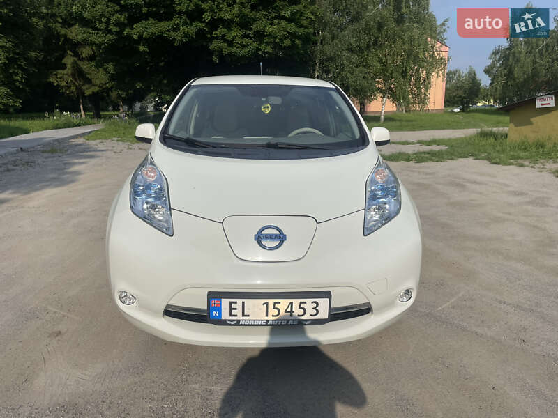 Хэтчбек Nissan Leaf 2012 в Красилове