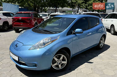 Хэтчбек Nissan Leaf 2013 в 