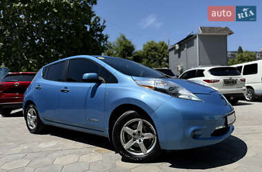 Хэтчбек Nissan Leaf 2013 в 