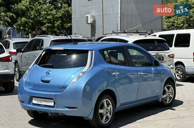 Хэтчбек Nissan Leaf 2013 в 
