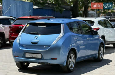 Хэтчбек Nissan Leaf 2013 в 