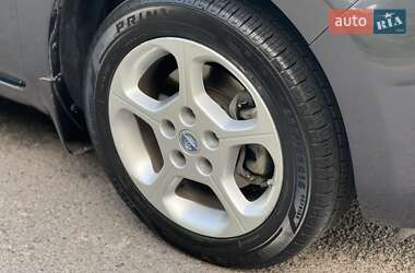 Хетчбек Nissan Leaf 2013 в 