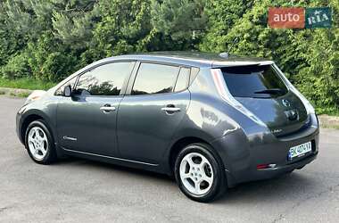 Хетчбек Nissan Leaf 2013 в 