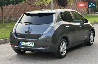 Хетчбек Nissan Leaf 2013 в 