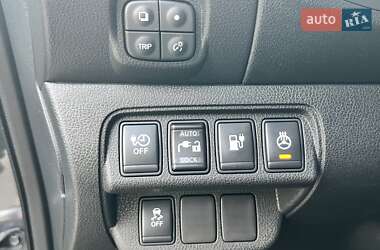 Хетчбек Nissan Leaf 2013 в 