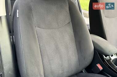 Хетчбек Nissan Leaf 2013 в 