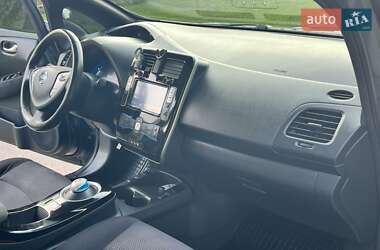 Хетчбек Nissan Leaf 2013 в 