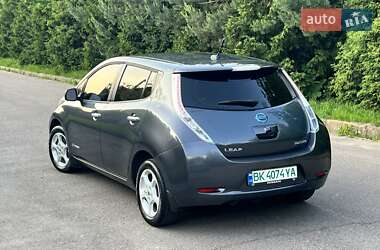 Хетчбек Nissan Leaf 2013 в 