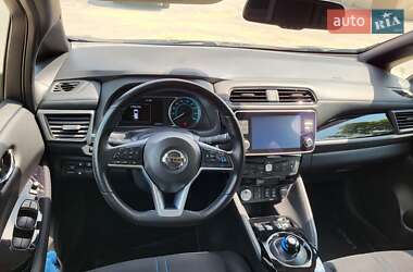 Хэтчбек Nissan Leaf 2021 в 