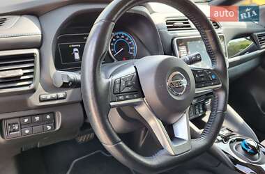 Хэтчбек Nissan Leaf 2021 в 