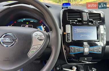 Хэтчбек Nissan Leaf 2014 в 