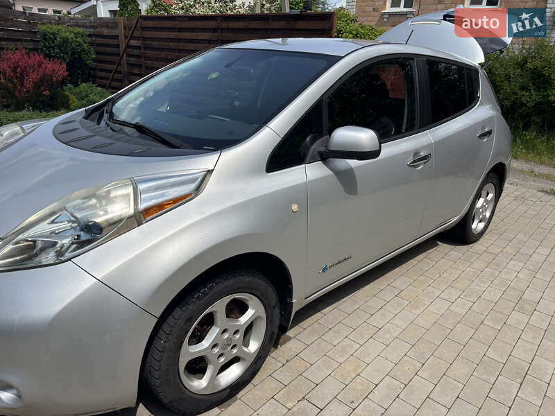 Хэтчбек Nissan Leaf 2014 в Киеве
