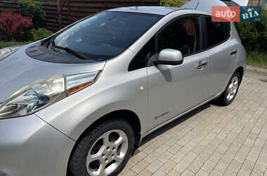 Хэтчбек Nissan Leaf 2014 в 