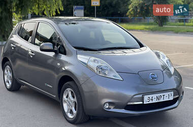 Хэтчбек Nissan Leaf 2015 в Киеве