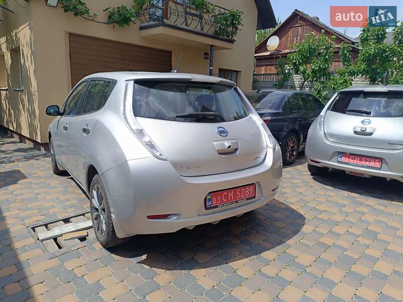 Хэтчбек Nissan Leaf 2015 в Ровно