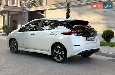 Хэтчбек Nissan Leaf 2019 в 