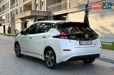 Хэтчбек Nissan Leaf 2019 в 