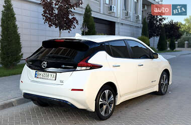Хэтчбек Nissan Leaf 2019 в 