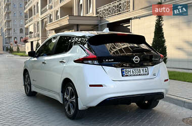 Хэтчбек Nissan Leaf 2019 в 