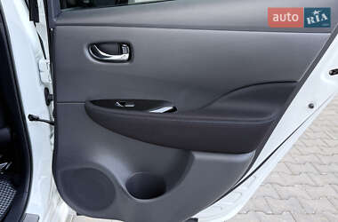 Хэтчбек Nissan Leaf 2019 в 