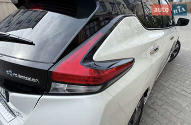 Хэтчбек Nissan Leaf 2019 в 