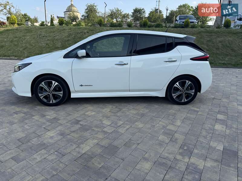 Хэтчбек Nissan Leaf 2019 в Долине